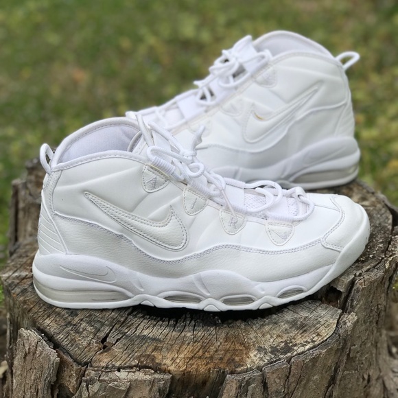 nike uptempo 95 triple white